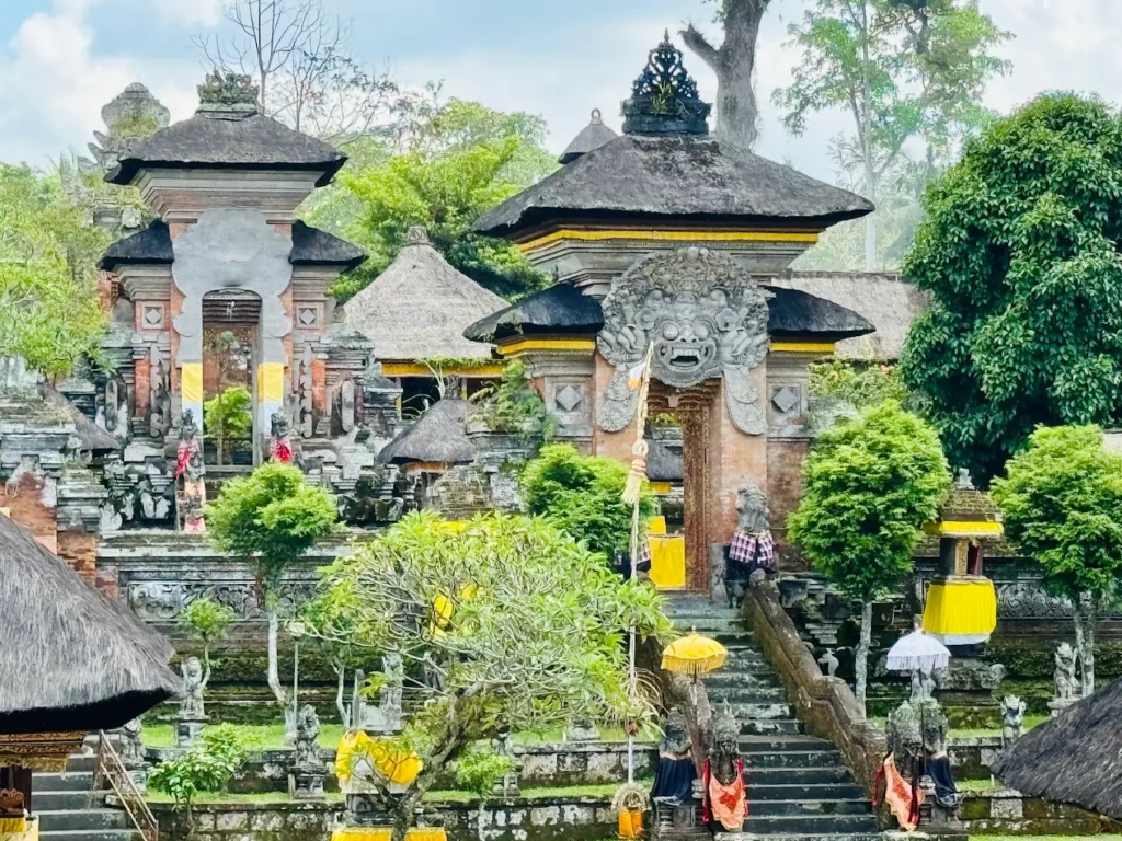 Pura Samuan Tiga 02