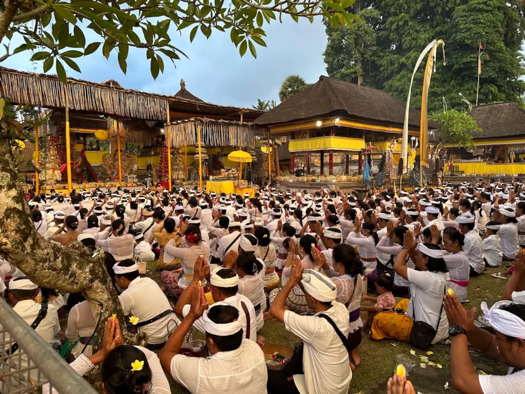 Pura Samuan Tiga 03