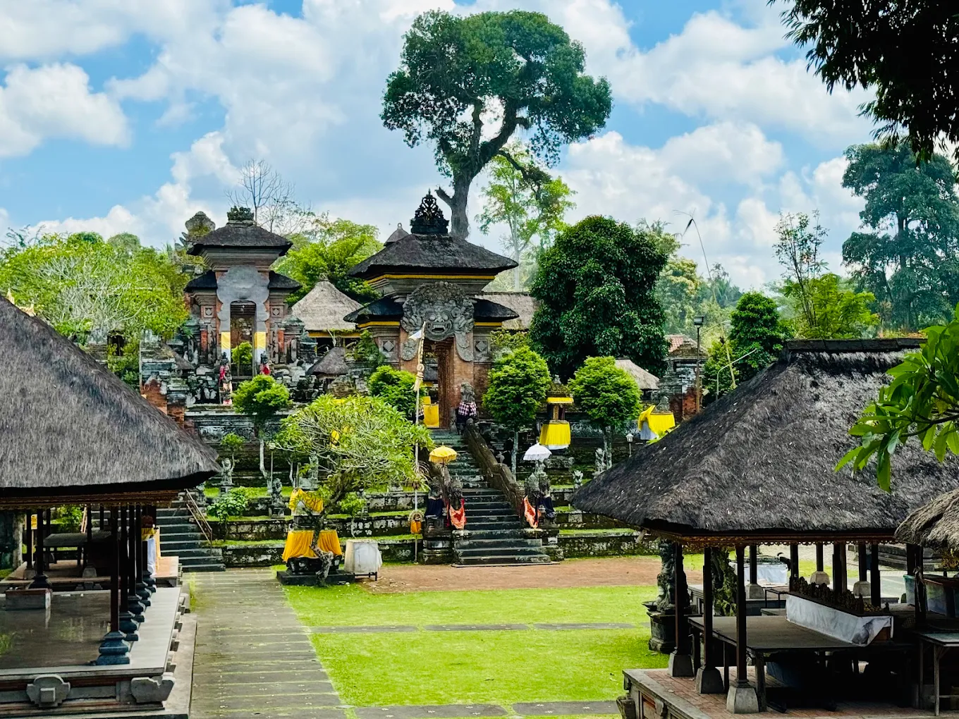 Pura Samuan Tiga 06
